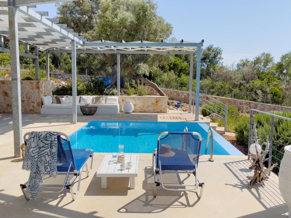 Zidanos Luxurious Sea Front Villa Marantochori Exterior photo